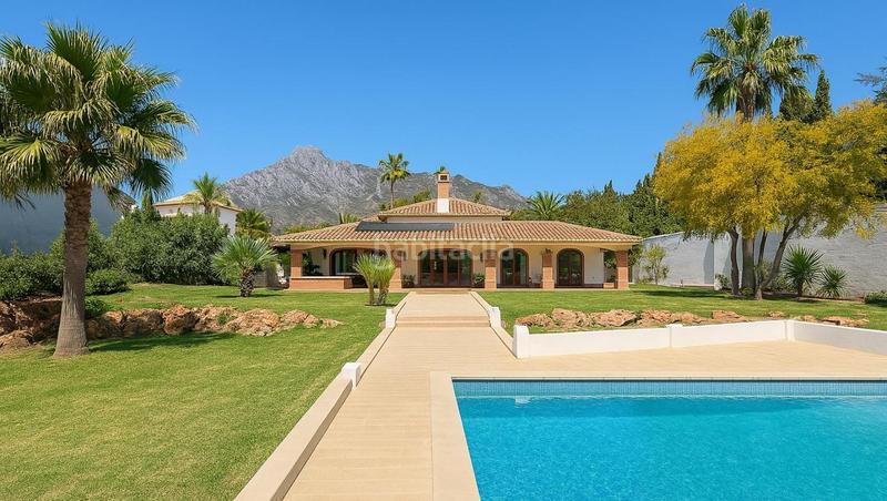 Foto 6a334135-f630-4871-b160-133428e99877. Haus mit parking pool in Sierra Blanca Marbella