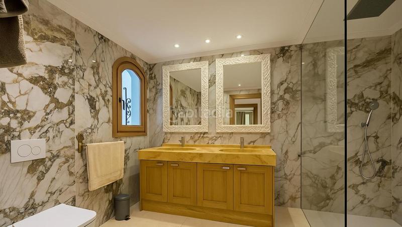 Foto bb6adf76-e4b8-4df6-b420-207be53a7791. Haus mit parking pool in Sierra Blanca Marbella