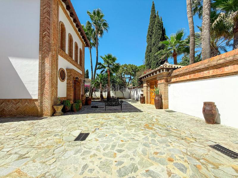 Foto 04e880a5-ab07-4aaf-b17d-2dafd939ef14. House with parking pool in Sierra Blanca Marbella