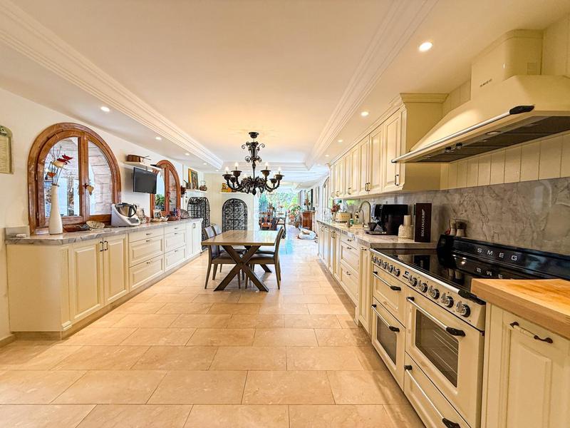 Foto 61010990-733d-4530-8309-dde238968bce. House with parking pool in Sierra Blanca Marbella