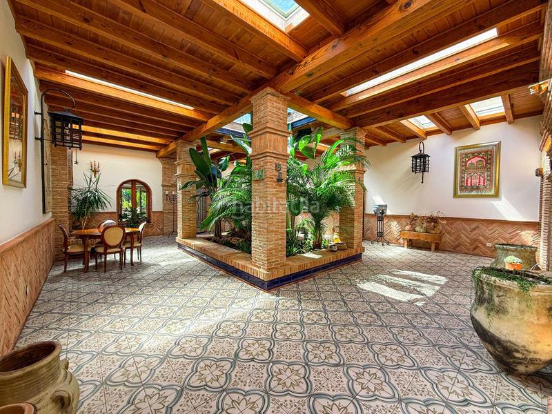 Foto 6ffd3836-af37-4ca6-98cf-bc0e8bbd5e93. House with parking pool in Sierra Blanca Marbella