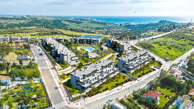 Foto 34ac106d-221b-4857-95fc-f88fc2f6a947. Appartement avec parking piscine dans Valle Romano Golf Estepona