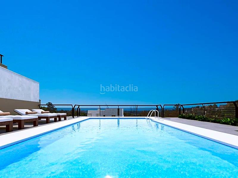 Foto e5b5146f-f1d8-495c-af3e-c0d0eefffefc. Àtic amb calefacció aparcament piscina a Los Naranjos Marbella