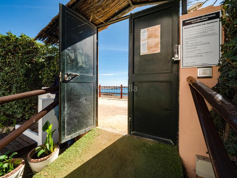 Foto 5d2e42fa-9510-4ba3-9ce5-1a0581cb83fb. Apartament amb calefacció aparcament piscina a Puerto Banús Marbella