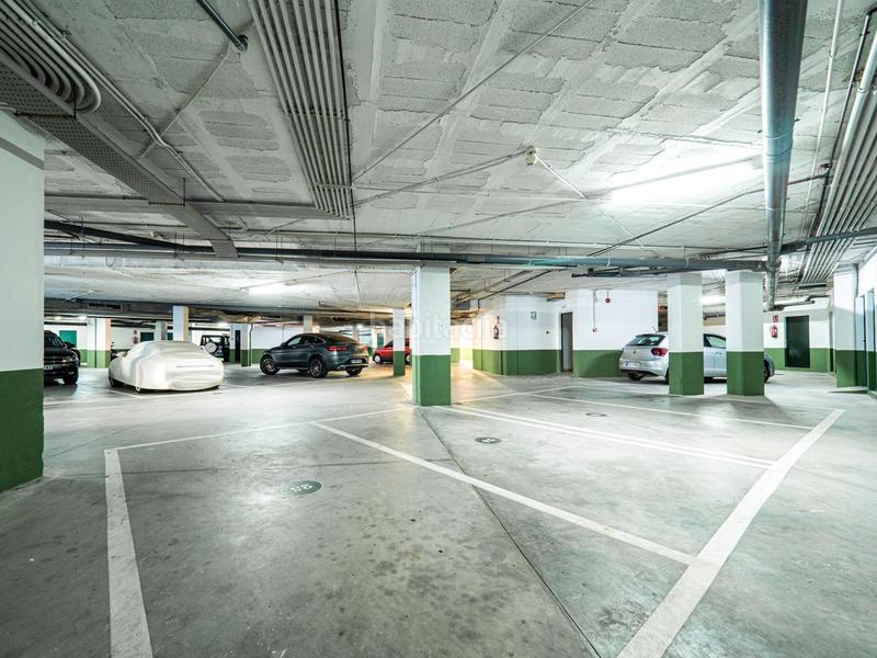 Foto 9355a8e6-0184-4049-ac0f-f4d688807ae9. Apartament amb calefacció aparcament piscina a Puerto Banús Marbella