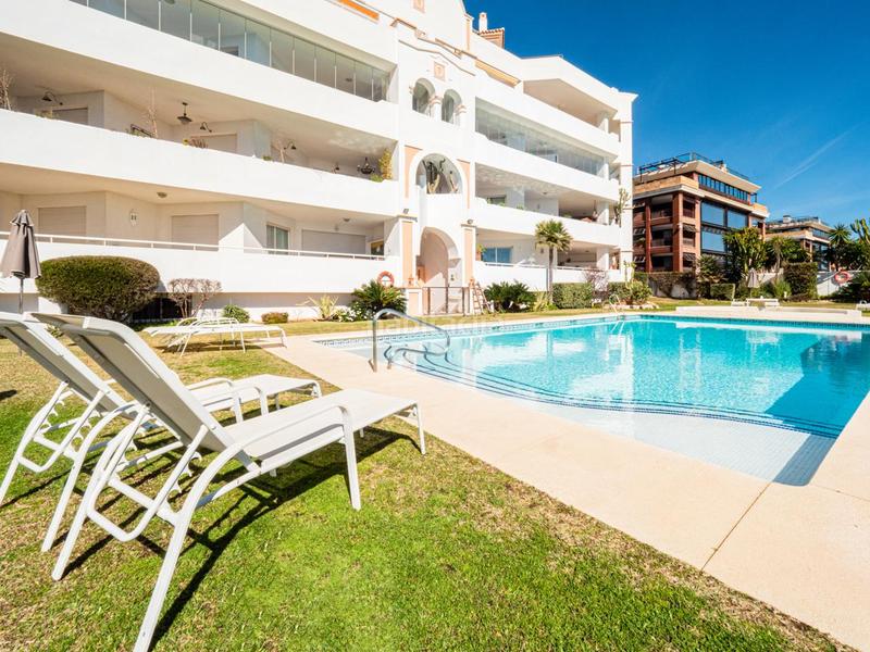 Foto bb9c2875-8ecc-4274-904e-dd3f454185d3. Apartament amb calefacció aparcament piscina a Puerto Banús Marbella