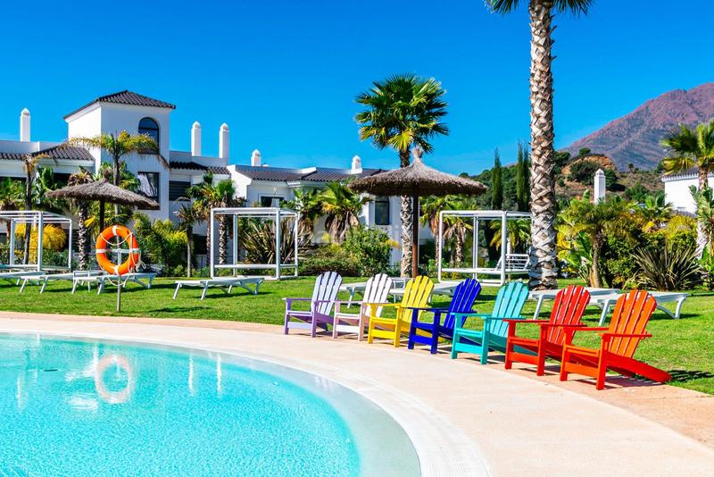 Foto 85d204d3-1a58-4d4c-91cc-064d95134b66. Apartament amb aparcament piscina a altos de Estepona Estepona