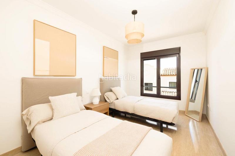 Foto b77d03d3-31f0-4898-a513-c01c83f5972d. Casa a schiera con riscaldamento parcheggio piscina in Estepona