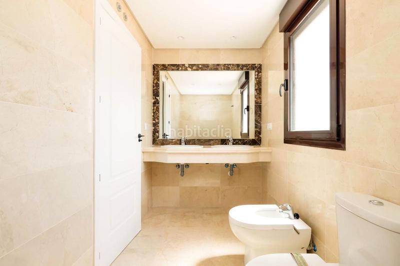 Foto c1fb344e-42ae-46f6-a7aa-aa17818ac051. Casa a schiera con riscaldamento parcheggio piscina in Estepona