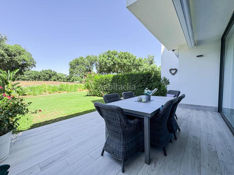Foto a2b3fafa-8b6a-4c05-920b-0325e5b612a2. Casa adossada amb calefacció aparcament piscina a Sotogrande