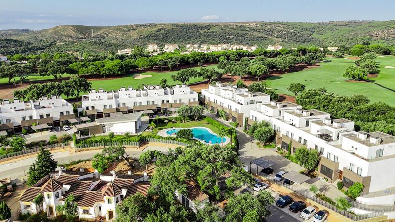 Foto 1613871b-b41f-4364-836a-e74df6313bff. Maison jumelée avec chauffage parking piscine dans Sotogrande alto Sotogrande