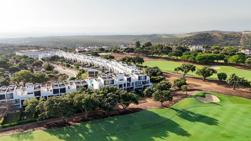 Foto e4a1c55c-b665-4ee1-be1d-b8839b6e2b84. Casa adosada en Sotogrande alto Sotogrande