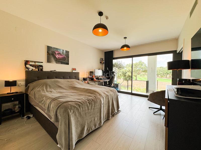 Foto febafffe-b3be-4cb5-b2fe-b5a577ac225b. Reihenhaus mit heizung parking pool in Sotogrande alto Sotogrande