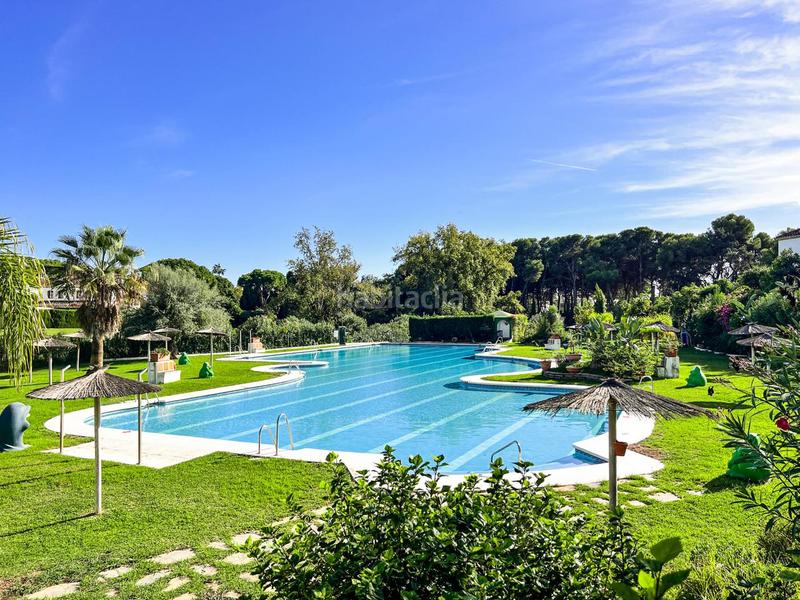 Foto 01707013-ef1d-44c3-a3cb-2cc4f1cd28c2. Apartment with heating pool in Atalaya - Isdabe Estepona