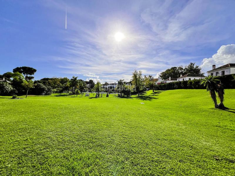 Foto 94d203ac-9008-4b45-ab23-286d774be078. Piccolo appartamento con riscaldamento piscina in Estepona