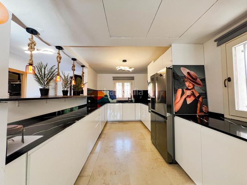 Foto 2594fcc5-ce1f-4858-bf1a-3687690ebb3e. Casa aparellada amb calefacció aparcament piscina a Marbella