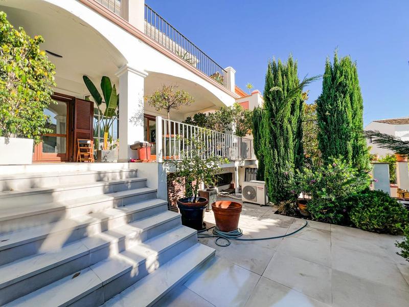 Foto e0de756e-aeb2-4218-8a5d-e7873b4417f1. Casa pareada en La Carolina - Guadalpín Marbella