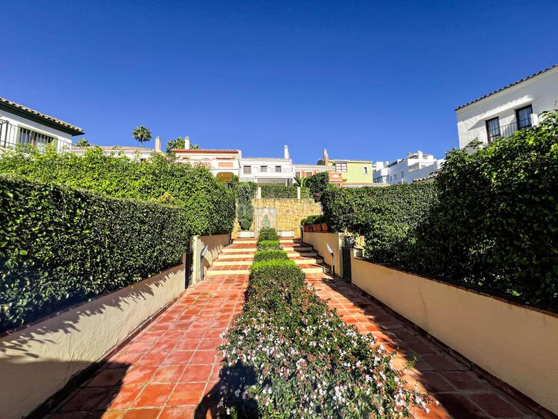 Foto 299d4ba3-2285-4a2a-9b80-8a83b629bdf6. Doppelhaus mit heizung parking pool in La Carolina - Guadalpín Marbella