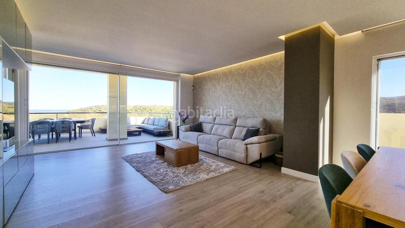 Foto 2d39cd57-d4d1-4f7d-b770-7a5ae75def01. Duplex avec chauffage parking piscine dans Sotogrande alto Sotogrande