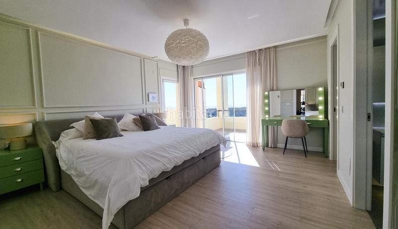 Foto 2df92358-f3e9-43cf-a622-5edcb8edbb82. Duplex avec chauffage parking piscine dans Sotogrande alto Sotogrande