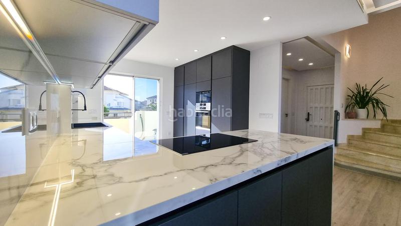 Foto cf54384d-06a2-4d35-b65f-d623b5bcac0c. Duplex avec chauffage parking piscine dans Sotogrande alto Sotogrande