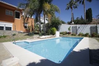 House in Viña Málaga. Casa independiente con piscina privada