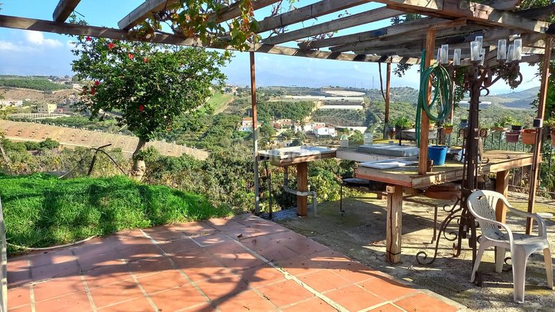 Foto 988e5d00-90e1-48e3-ab29-b4ea9125abb4. Finca rústica a Almayate Bajo