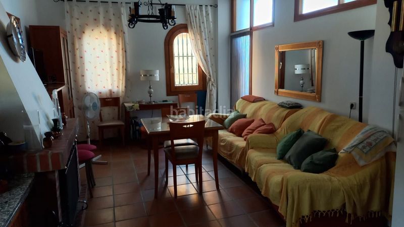 Foto fe221261-456b-446f-87c4-5fc6318cba7d. Casa a Caleta de Velez