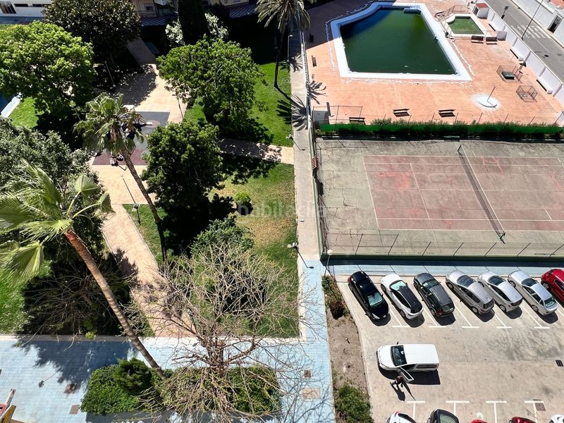 Foto 6c244bc2-ff49-4684-853d-06a688cbf78d. Pis amb piscina a Poniente-Faro Torre del Mar