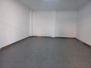 Rent Business premise in Capuchinos - Los Olivos. Local a pie de calle, ubicado en la zona de avda. vivar téllez,