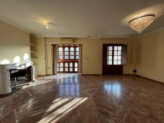 Casa adossada a Centro Ciudad - El Carmen. Se vende gran casa de 116m2 en primera planta y 140m2 en planta