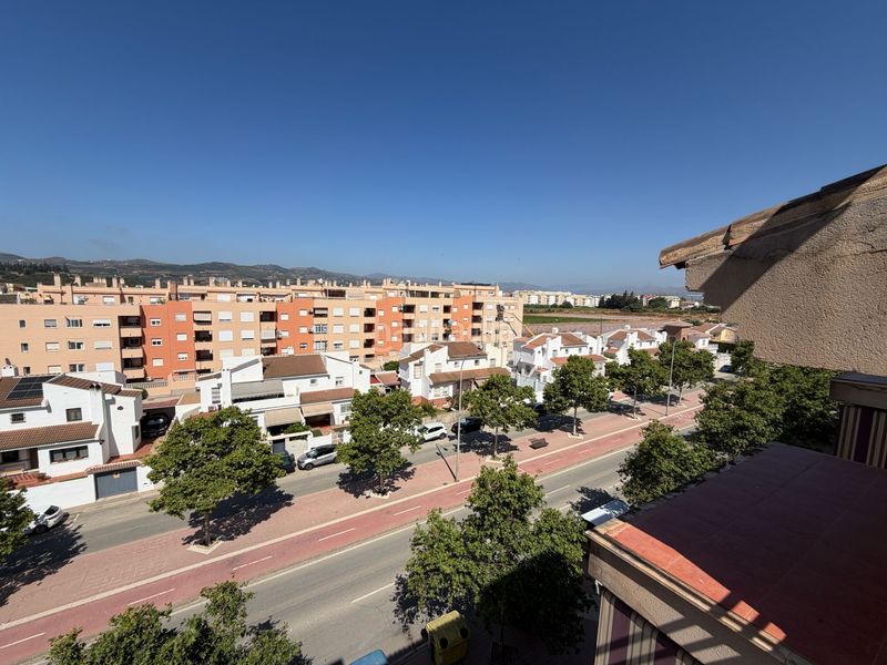 Foto bfe3143d-e0eb-422e-bdaf-236806f42677. Àtic amb aparcament a Hispanidad - Vivar Téllez Vélez - Málaga
