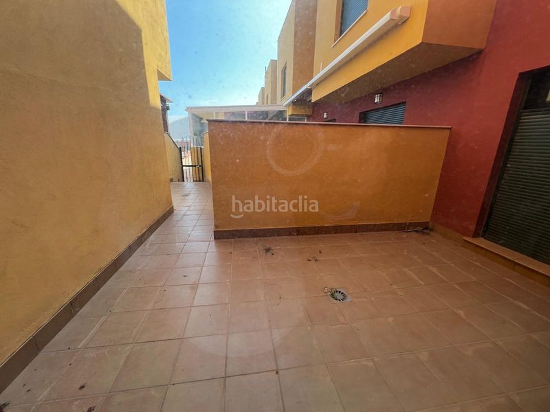 Foto bcbeb8b5-b291-48b6-987e-8ddee33dbbaa. Casa adossada amb xemeneia piscina a El Limonar Vélez - Málaga