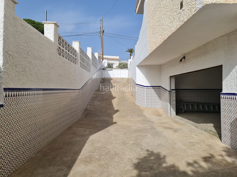 Foto 0a9f3d9a-23c6-458f-82d5-f895c0ce44b8. Casa amb xemeneia calefacció aparcament piscina a Caleta de Velez