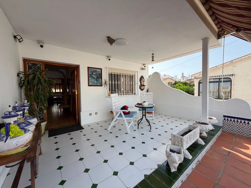 Foto 537ef1bc-64ee-4e7a-b5f0-c7cc7a8c1e37. Casa amb xemeneia calefacció aparcament piscina a Caleta de Velez
