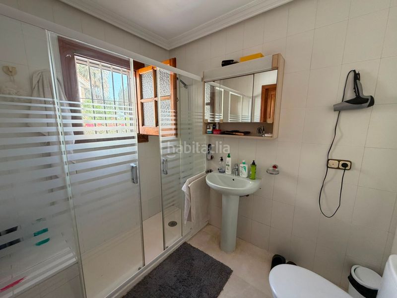 Foto 7d593238-9e5c-4261-a33d-5d7cf91235ce. Casa amb xemeneia calefacció aparcament piscina a Caleta de Velez