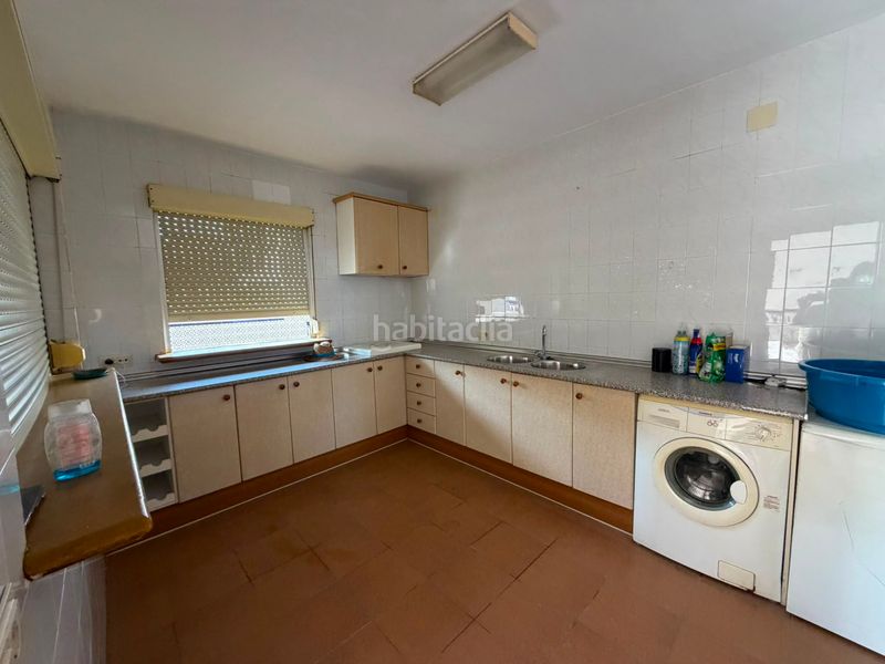 Foto b68ed999-4071-4777-9c49-fbd73c96470c. Casa amb xemeneia calefacció aparcament piscina a Caleta de Velez