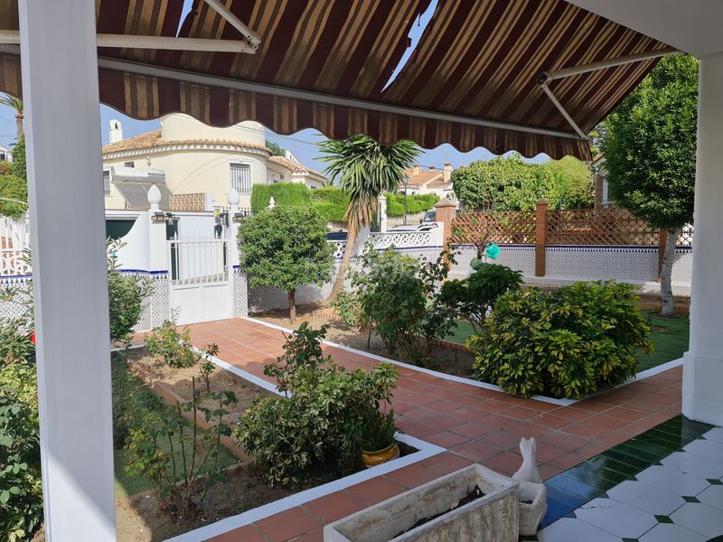 Foto ffd6a308-4562-44c5-afcb-0bd5ea98e38b. Casa amb xemeneia calefacció aparcament piscina a Caleta de Velez