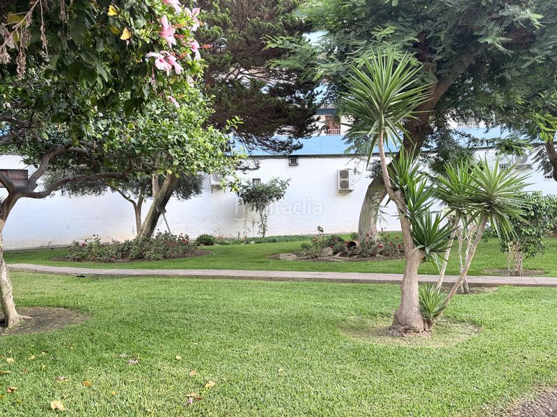 Foto fd9b32ef-f711-4ccd-b827-7b659d9a579d. Pis amb calefacció piscina a Poniente-Faro Torre del Mar