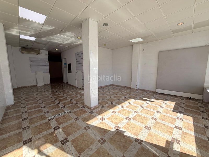 Foto 9150df79-cf7d-405b-be4d-24d22f1eebf6. Business premise in Hispanidad - Vivar Téllez Vélez - Málaga