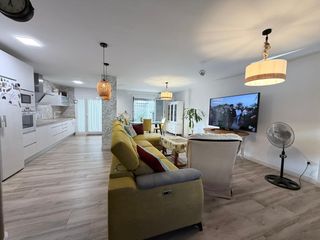 Maison jumelée à El Tomillar. Adosado en urbanización el tomillar, torre del mar