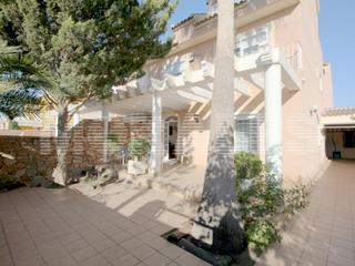 Semi detached house in Bahia. Elegante triplex pareado en puerto centro
