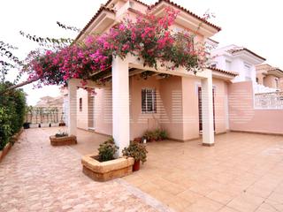 Chalet in Playa Sol. Chalet con amplia parcela