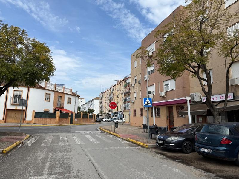 Foto 7287b2cc-0cb8-44c0-9bd3-1e3ce2b26f76. Local comercial en calle pablo vi 3 local comercial en venta vistazul en Dos Hermanas