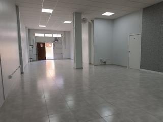 Local Comercial en Calle amancio renes 77. Local comercial en calle amancio renes