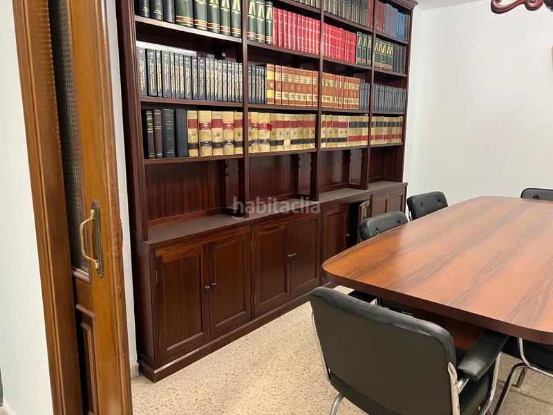 Foto b1165d44-2c86-44e0-be42-08bbd5ea18a6. Bureau dans calle manuel calvo leal 2 dans El Arenal - La Pólvora Dos Hermanas