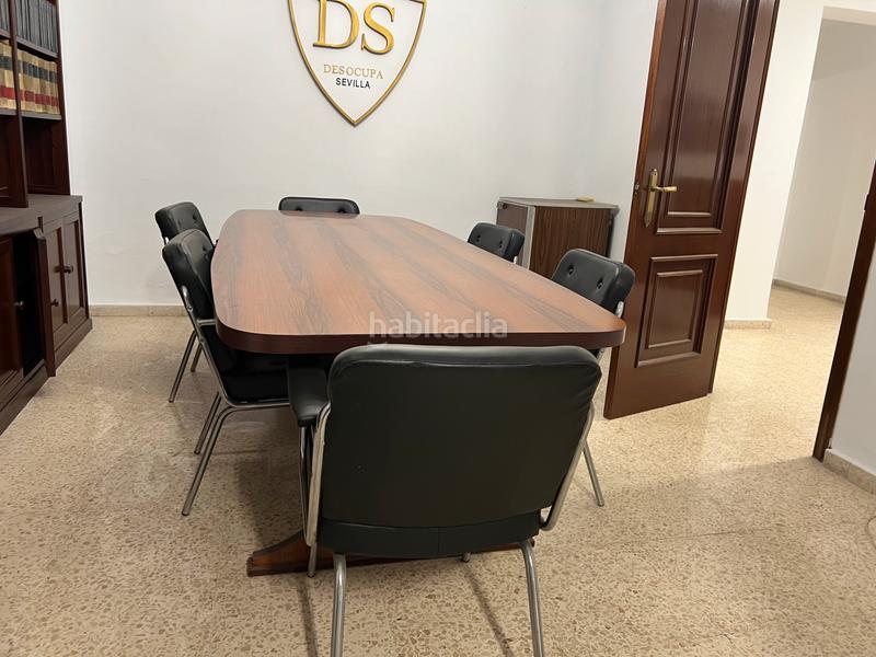 Foto baf0d3f1-a396-4a51-86b6-6448f93ba74b. Bureau dans calle manuel calvo leal 2 dans El Arenal - La Pólvora Dos Hermanas