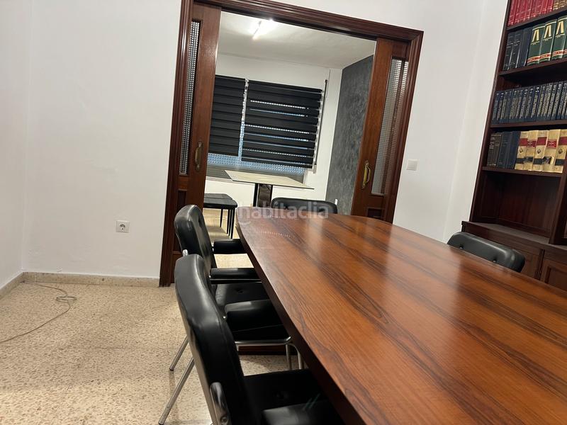 Foto d389fe7e-8cce-4aa4-a9e6-a00aabf7e5be. Bureau dans calle manuel calvo leal 2 dans El Arenal - La Pólvora Dos Hermanas