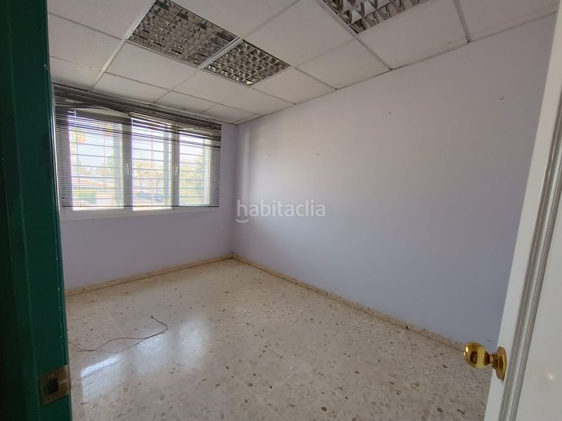 Foto 0087e554-8819-405a-94db-ccf77da55173. Rent industrial building in carretera sevilla-cádiz 556 in Dos Hermanas