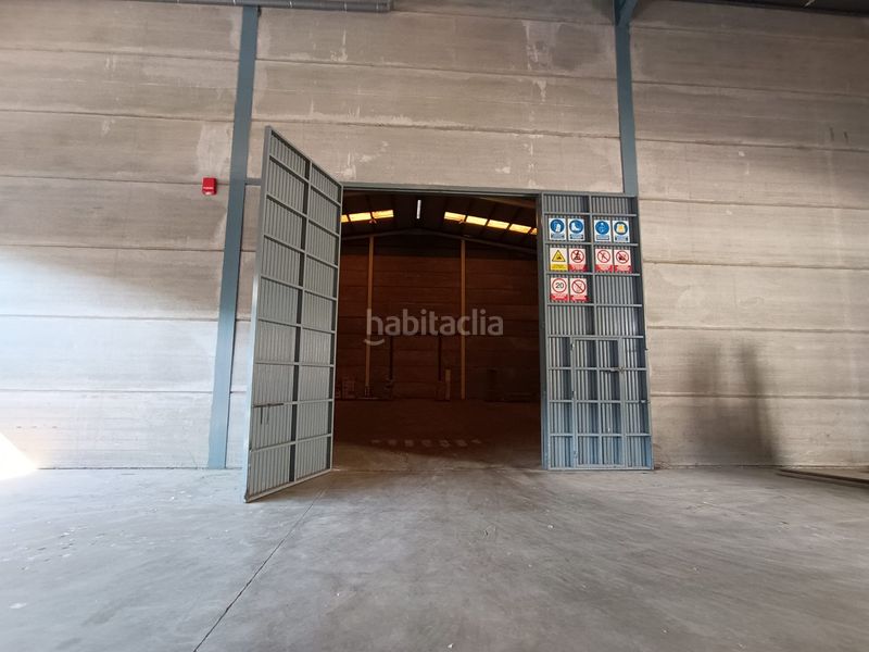 Foto 325866b8-212c-4405-b76e-115d523f1ead. Rent industrial building in carretera sevilla-cádiz 556 in Dos Hermanas